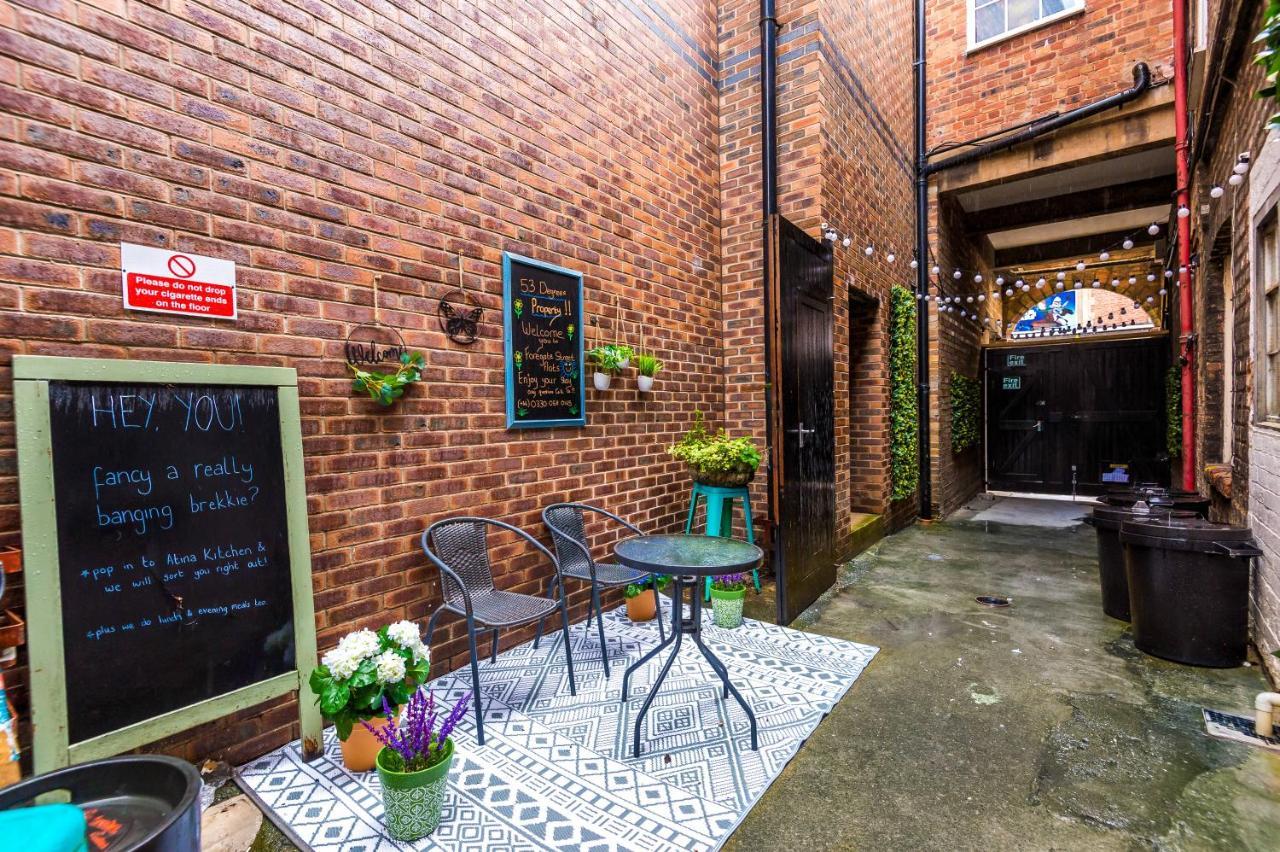 Stylish Chester City Centre Apartment By 53 Degrees Property, Ideal For Couples & Business Professionals - Sleeps 4 Extérieur photo